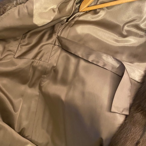 Stunning real fur coat - Picture 3 of 3